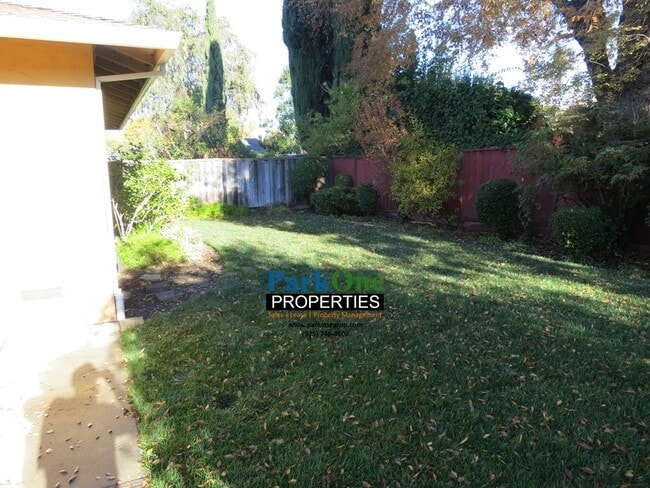 Building Photo - Charming 3-Bedroom Single-Level Home with ...