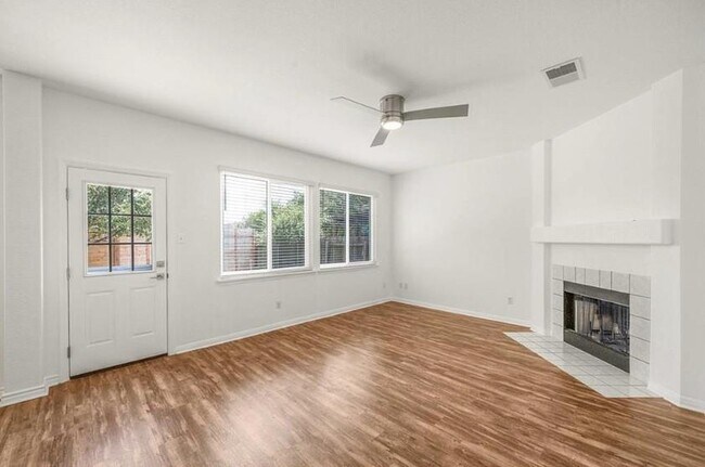 Foto del edificio - 2507 Eastwood Ln