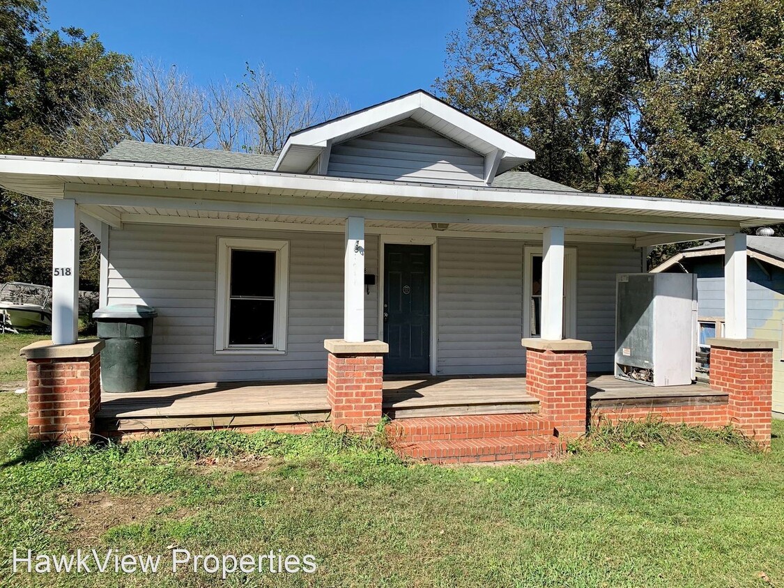 Primary Photo - 3 br, 2 bath House - 518 S Main Street