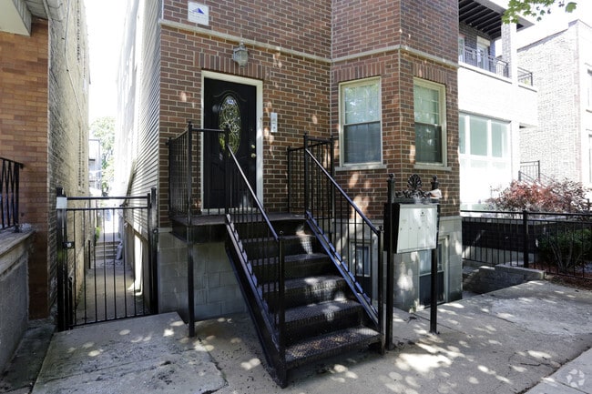 Building Photo - 2710 N Artesian Ave
