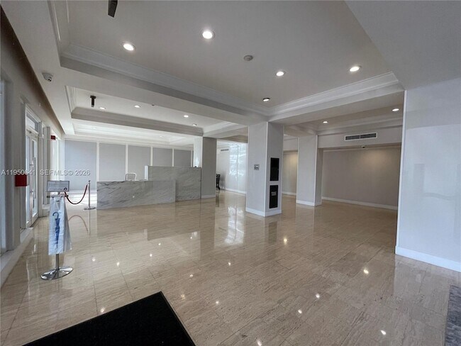 Foto del edificio - 1865 79th Street Causeway