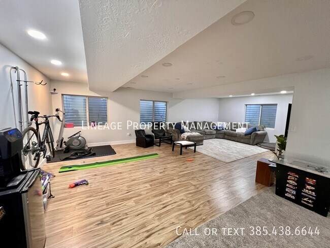 Foto del edificio - 9722 N Horizon Dr