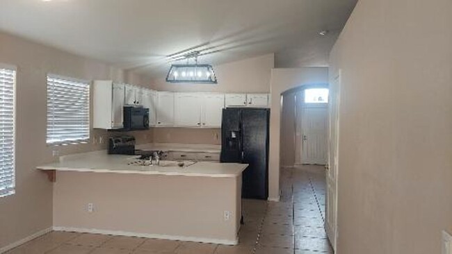 Building Photo - Beautiful Lake Community!