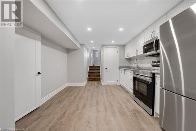 Building Photo - 8059 Aintree Dr