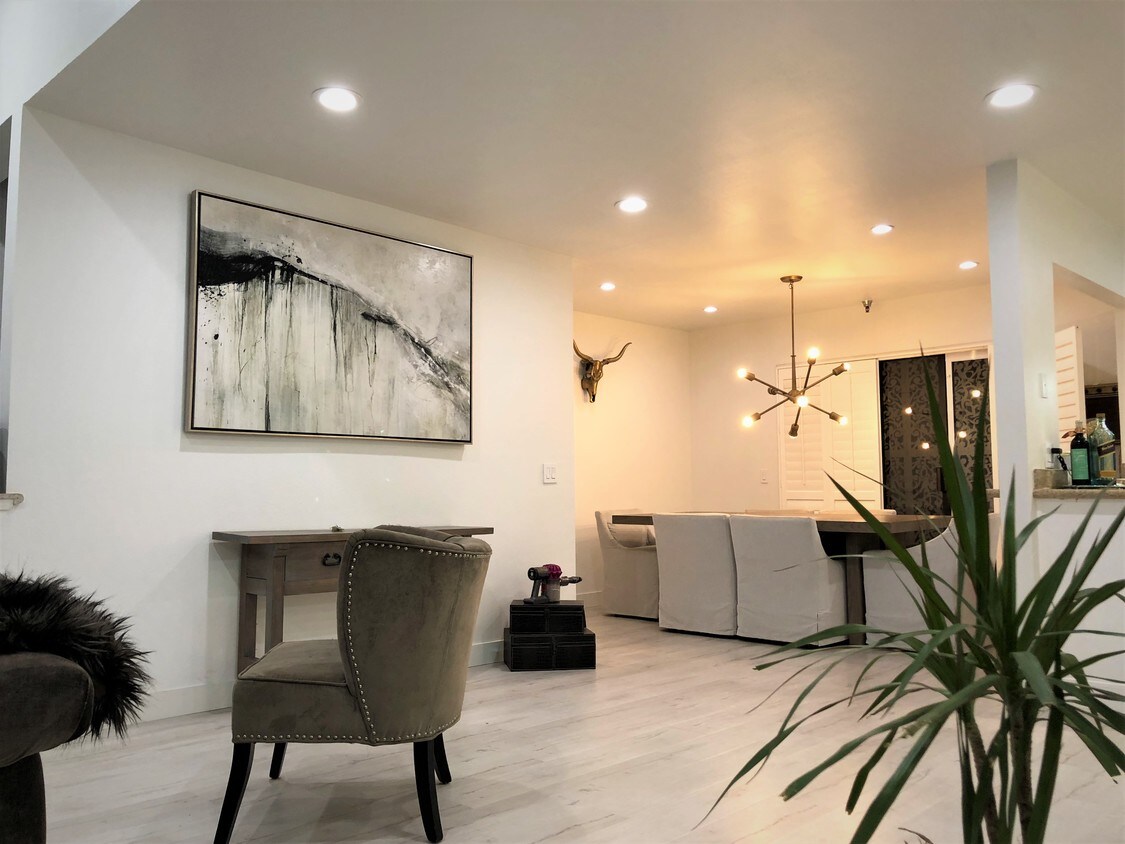 Foto principal - 4746 Oakwood Ave