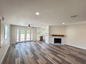 Building Photo - 603 N Pomona Ave