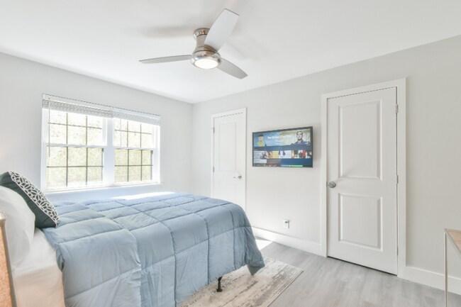 Foto del edificio - 905 Briarcliff Rd NE