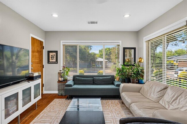 Foto del edificio - 1200 Aggie Ln