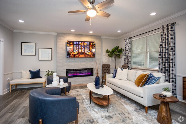Interior Photo - The Artisan West