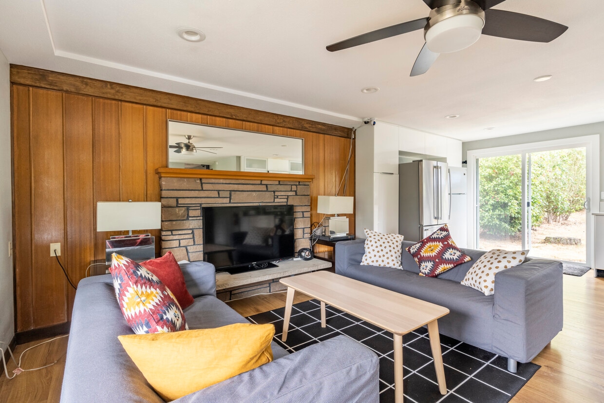 Photo - 1803 N 200th St (Shoreline, WA)