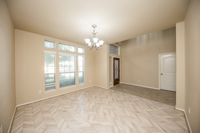 Foto del edificio - 4019 Windmill Creek Dr