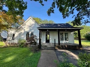 Building Photo - 303 N West St