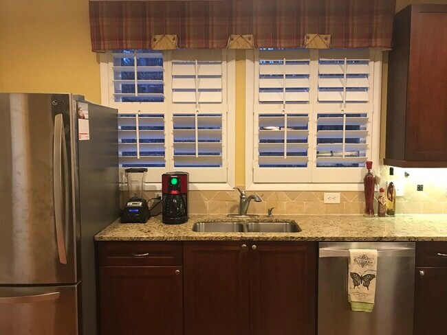 Building Photo - 809 The Village Cir