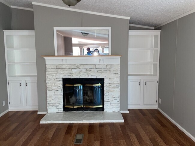 Building Photo - Very Nice Piedmont Mobile Home