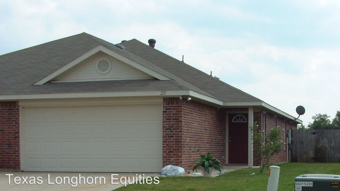 209 Deborah Ln, Crowley, TX 76036 Condo for Rent in Crowley, TX