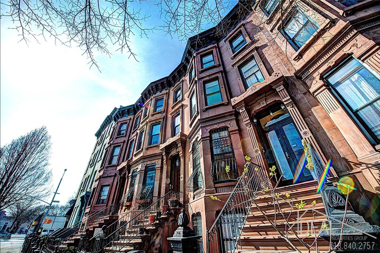 Primary Photo - 61 Hancock Street #TownhouseR