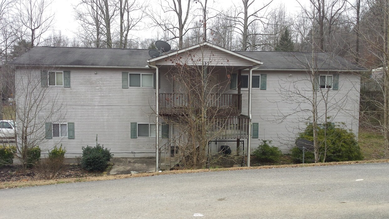 Primary Photo - Affordable 1BR/1BA Duplex
