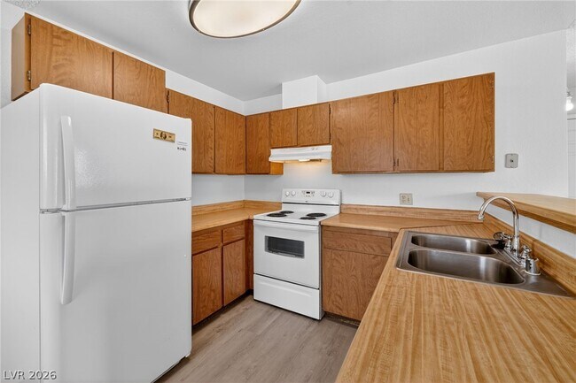 Foto del edificio - 2702 Alicialynn Way