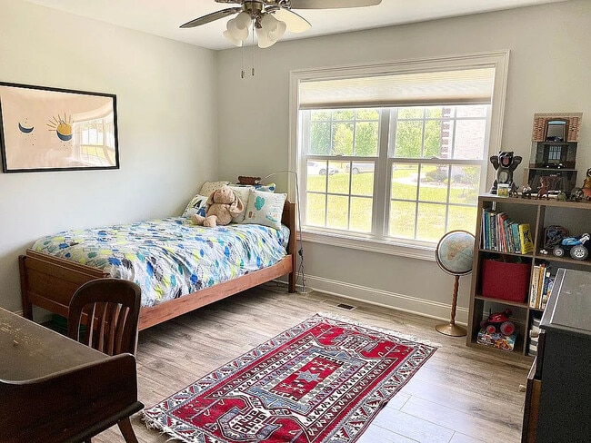 Foto del edificio - 248 Bluegrass Dr