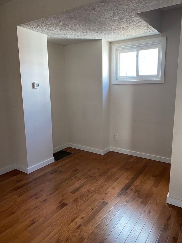 Open Concept - 5239 Wickliff St