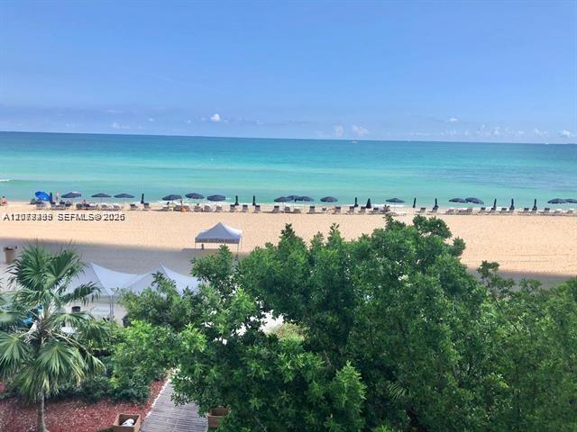 Foto del edificio - 17121 Collins Ave