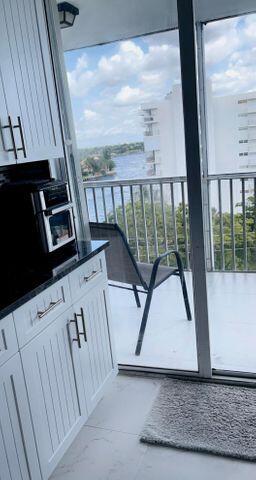 Foto del edificio - 1505 N Riverside Dr
