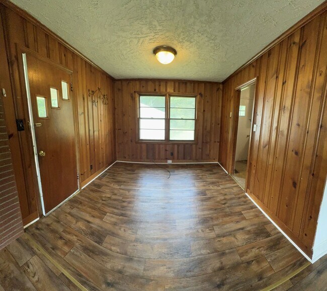 Building Photo - Fairforest Subdivision