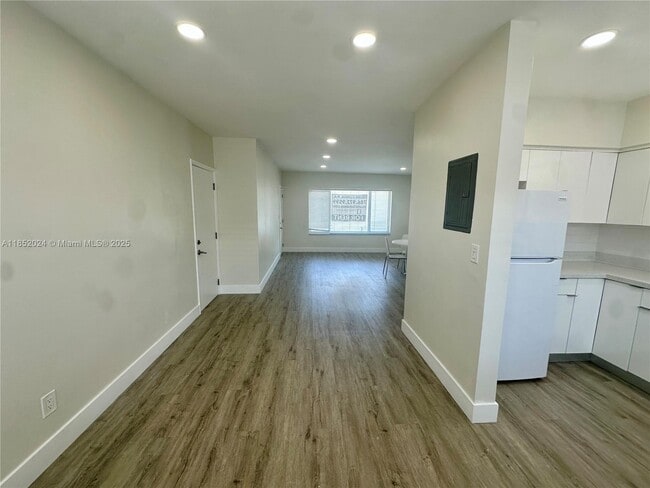 Foto del edificio - 8125 Hawthorne Ave