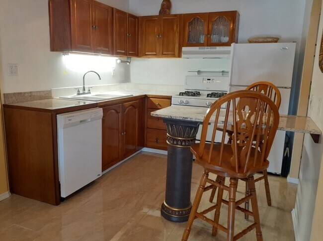 Building Photo - 475 Atkinson Dr