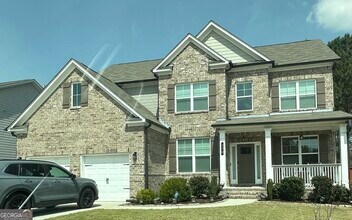 Building Photo - 370 Crestbrook Ln