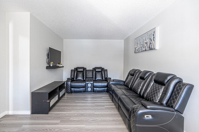 Building Photo - 24 Cityscape Av NE