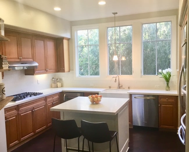 Kitchen - 6241 Crescent Park W