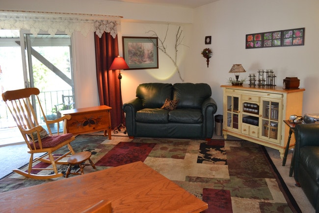 Building Photo - Whispering Pines