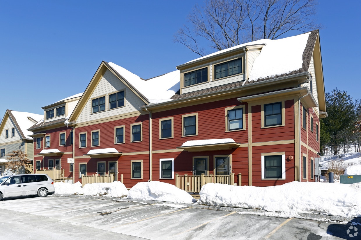 Waverly Woods Apartments in Belmont, MA