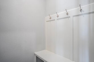 Building Photo - 7845 Charter Hill Dr