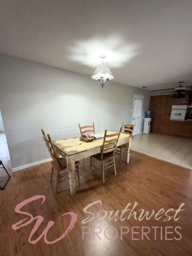 Foto del edificio - Lovely 3 bedroom 2 bath brick home in excellent neighborhood!