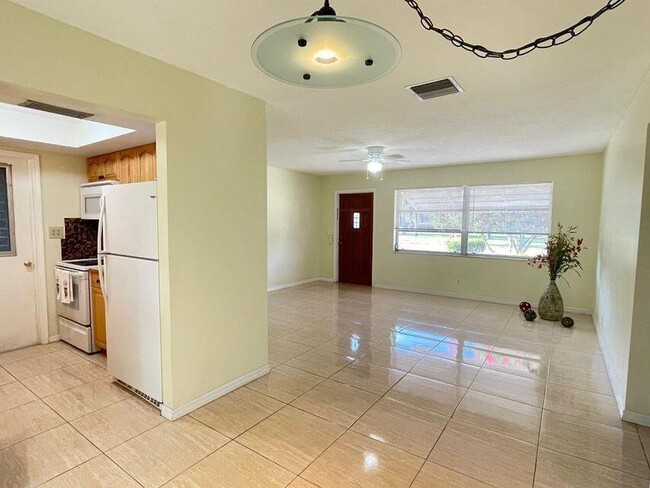 Foto del edificio - 2020 SW Golf Ln