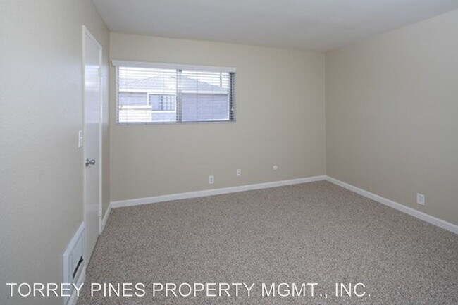 Building Photo - 4739 Mansfield St