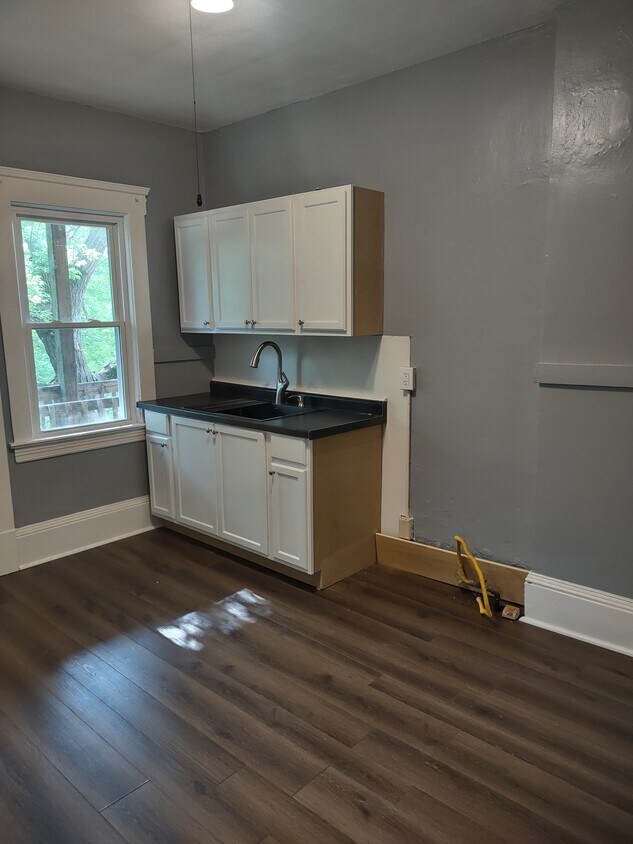 Primary Photo - 3432 W 41st St