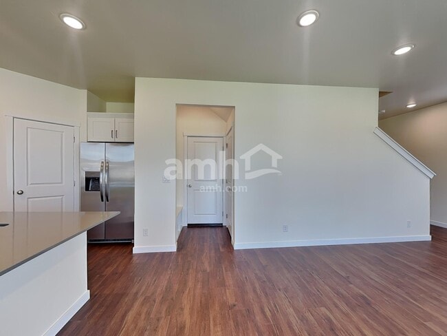 Building Photo - 9412 W Shumard St