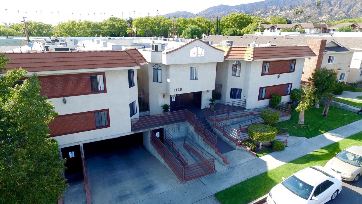 Foto del edificio - Irving Avenue Apartments