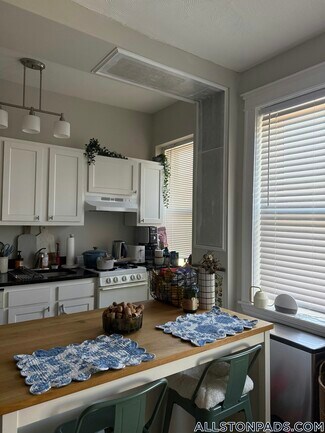 Building Photo - 1185 Commonwealth Ave