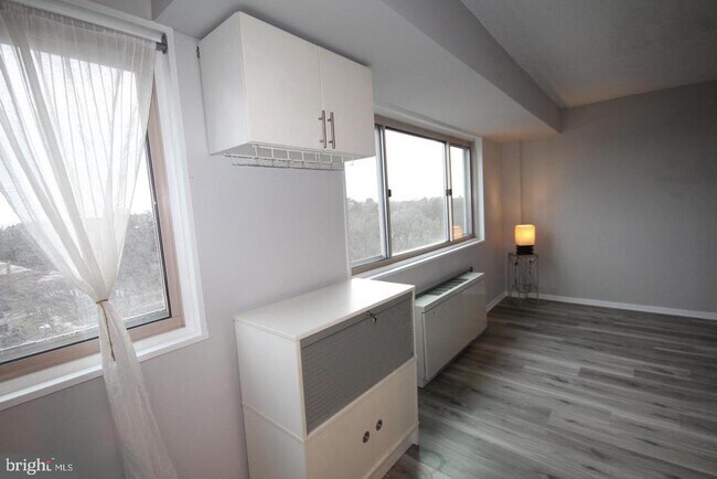 Foto del edificio - 2500 N Van Dorn St