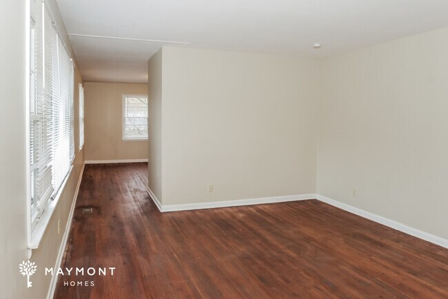 Building Photo - This Spacious Huntsville Home, Available Now!