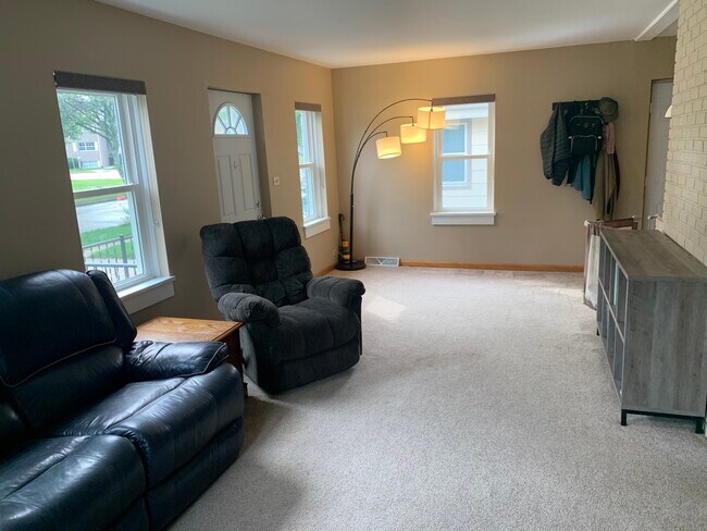 Foto del edificio - 3269 S 95th St