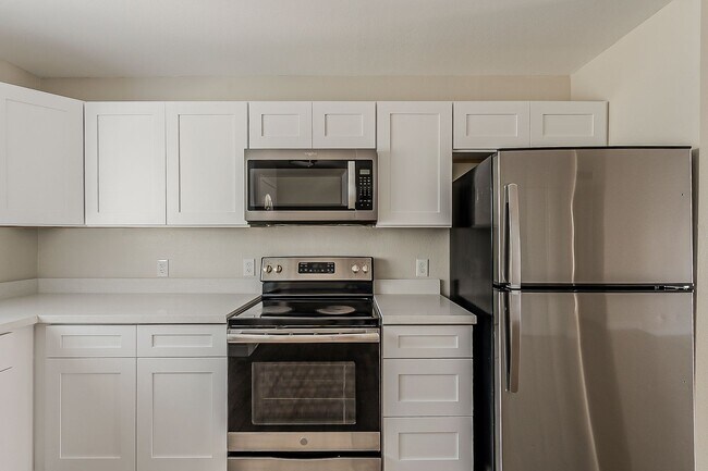 Foto del edificio - Updated 3 bed 2 bath Town House in Central...