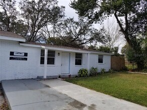 Building Photo - 7039 Aurora Dr