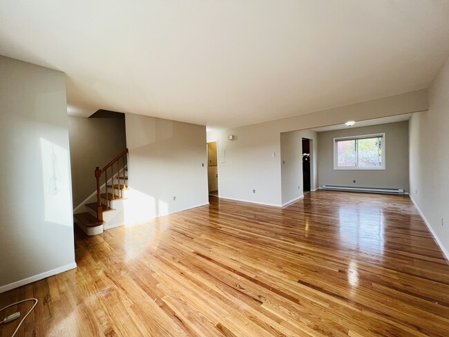 Building Photo - 960 Schopmann Dr
