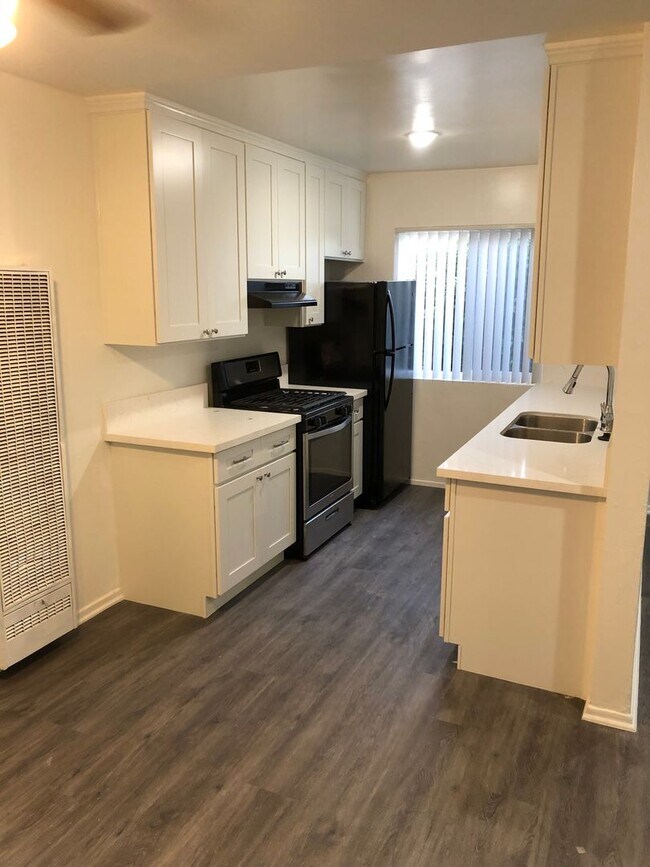 similar unit # 7 will look about the same for unit 6 - 4546 W 17th St