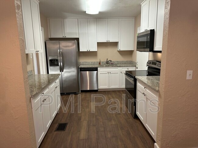 Foto del edificio - 689 Paris Ave S